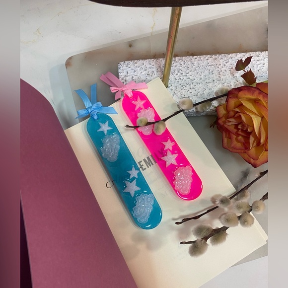 Bookmark, epoxy, party favors, baby shower favors - Picture 1 of 5